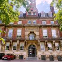 🚆✨ Day Trip from Manchester to Leicester: A Cultural & Historic Stroll with a Splash ⛲