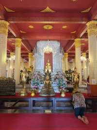 Stunning temple in Phrachuap Khiri Khan