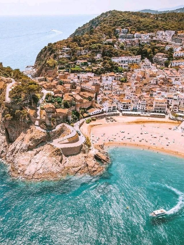 🌊 Tossa de Mar: The Walled Jewel of the Costa Brava 🇪🇸✨