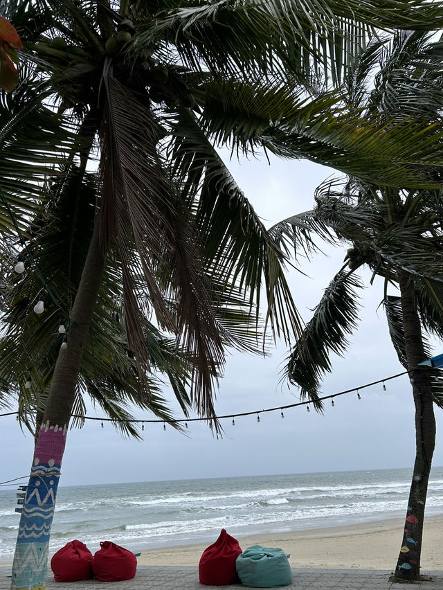 Sea view cafe with Lady Buddha view!