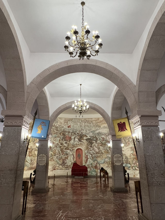 🇦🇱 阿爾巴尼亞斯坎德培博物館（Skanderbeg Museum） ⚔️