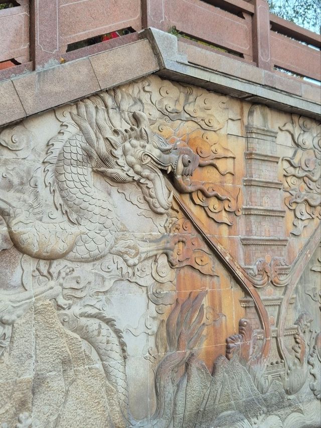 🌳 Serenity Above the City: Visiting Hongshan Park in Urumqi 🌳 Serenity Above the City: Visiting Hongshan Park in Urumqi