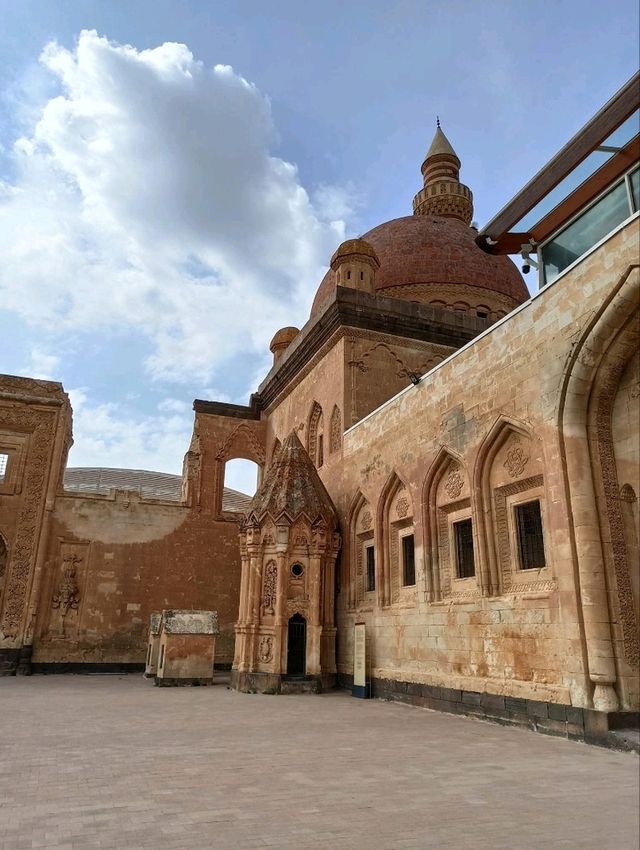 Ishak Pasha Palace: Ottoman Majesty in Eastern Turkey