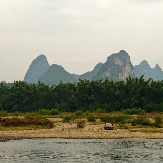 Li River Views in Yangshuo 🌄🚤✨ Li River Views in Yangshuo 🌄🚤✨