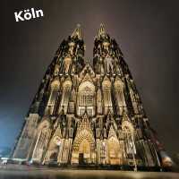 Cologne Weekend Vibes: Where Culture & Chill Collide 🌙🏨