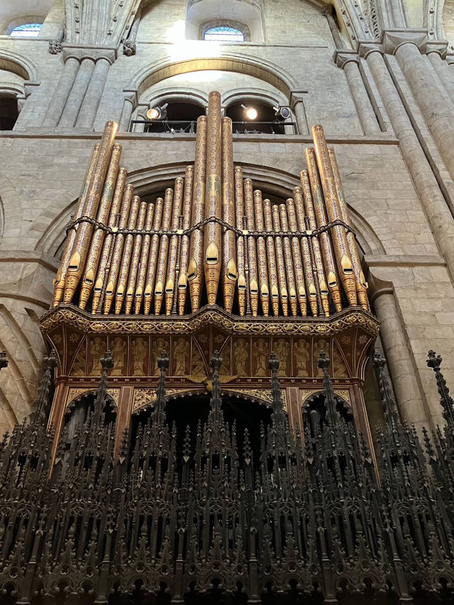 ✨ Durham Cathedral – A visitor experience full of awe and serenity ✨ 🌿🕯️ ✨ Durham Cathedral – A visitor experience full of awe and serenity ✨ 🌿🕯️