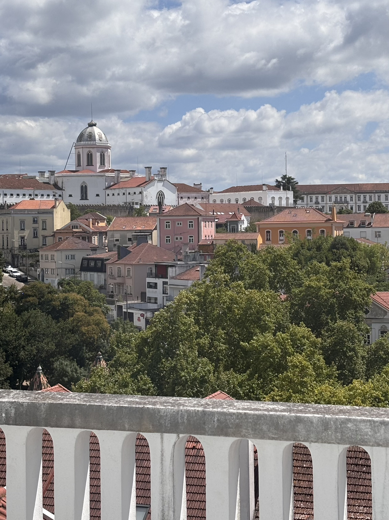 No Map, Just Magic: Losing Myself in the Streets of Coimbra 📸