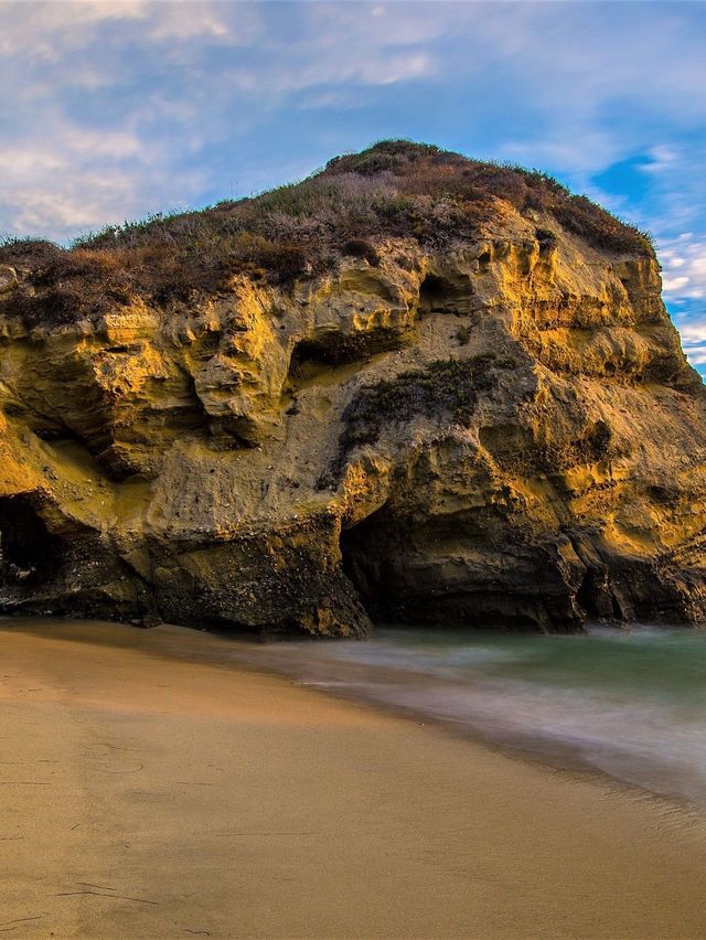 Charting the Unknown: Solo Travel Adventures Beyond Expectations ✈️😄