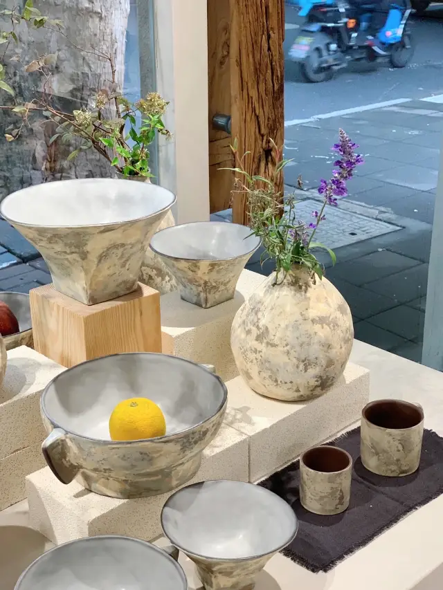 Fumin Road Treasure Ceramic Shop, encounter the little beauty of autumn