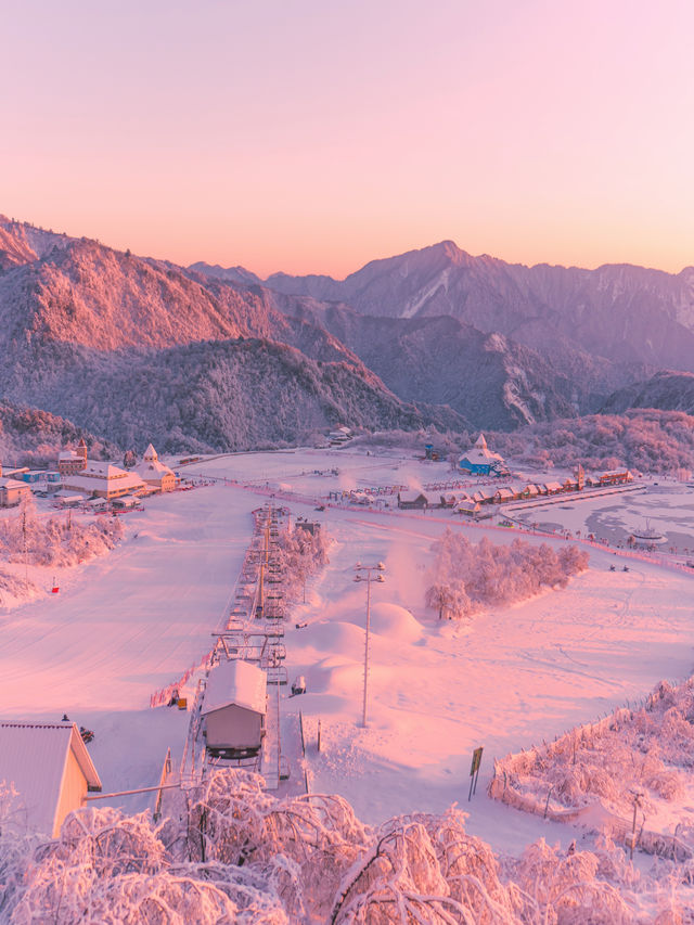 不用去哈爾濱，成都周邊2h就有冰雪王國