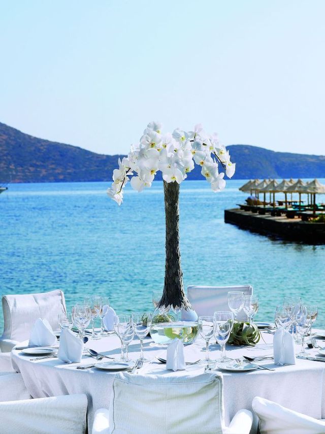 🌟 Elounda's Luxe Escape: Top Suites & Spa! 🏖️🧖‍♀️