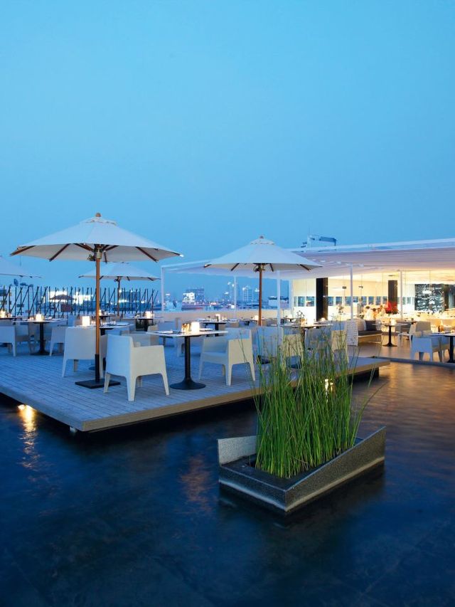 🌟 Bangkok Bliss: Top Hotel Spots for City Explorers 🌆🛎️