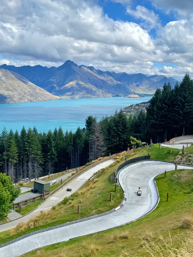 🚡Visiting Queenstown without taking the Skyline Gondola is equivalent to not visiting at all‼️