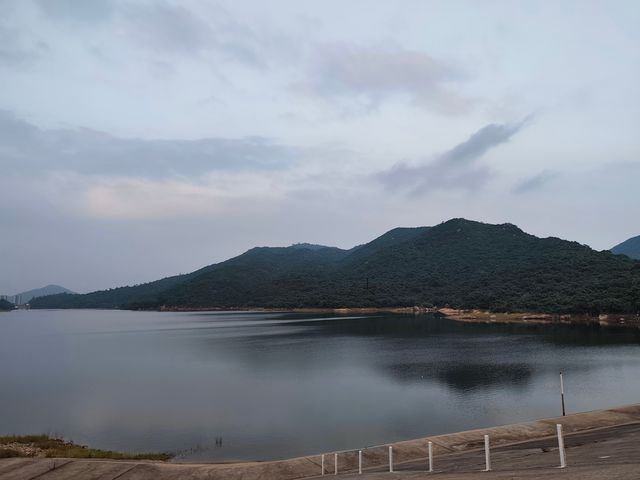 來珠海千萬不要來呢個小村莊。 來珠海千萬不要來呢個小村莊。