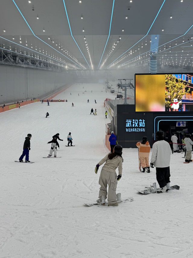 在武漢終於也能滑到這麼快樂的雪。