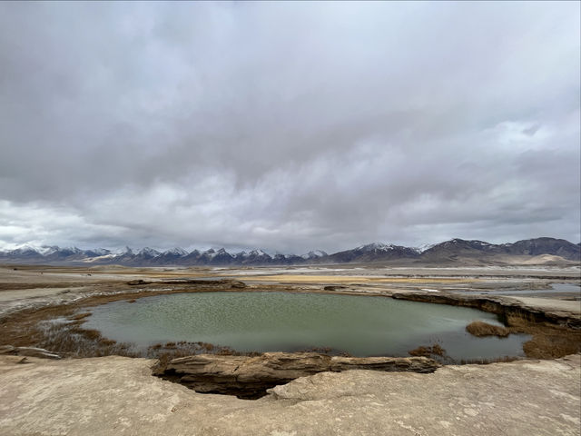 木吉火山口，帕米爾之眼