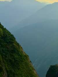 橘色落日，為桂林貓兒山披上浪漫金紗