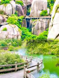 穿越海上仙都，石縫裡開滿春天