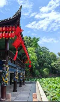 三星堆旁！暑假必住彩虹玻璃新中式旅館