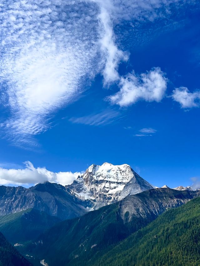 去啦！超震撼！稻城亞丁嘅風景靚到好似夢幻畫卷咁🌄