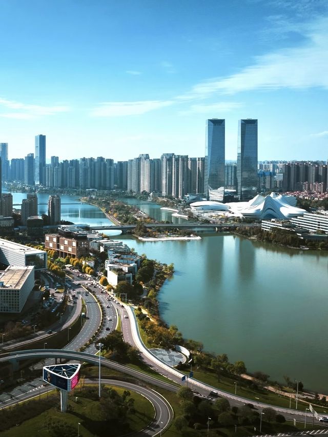 入住藝術地標，欣賞爆笑話劇！梅溪湖雙人浪漫夜攻略