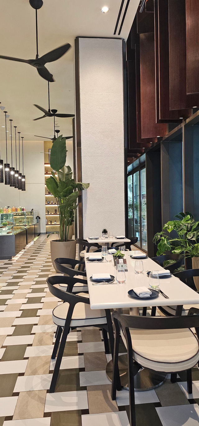 Smooth Reservation and Delightful Experience at Anis Restaurant