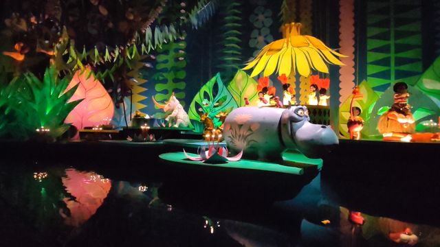 Disney Sea版本的小小世界