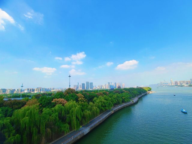 橘子洲頭｜漫步湘江畔，重拾青春的激情與夢想