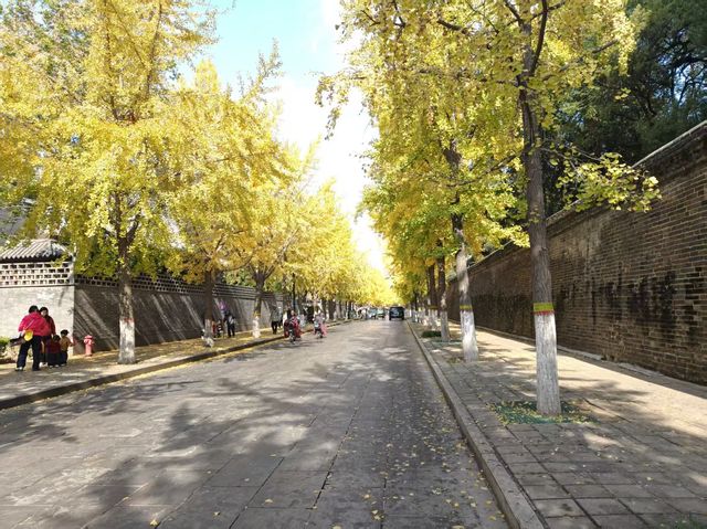 孔府外牆半壁街，初冬打卡聖地