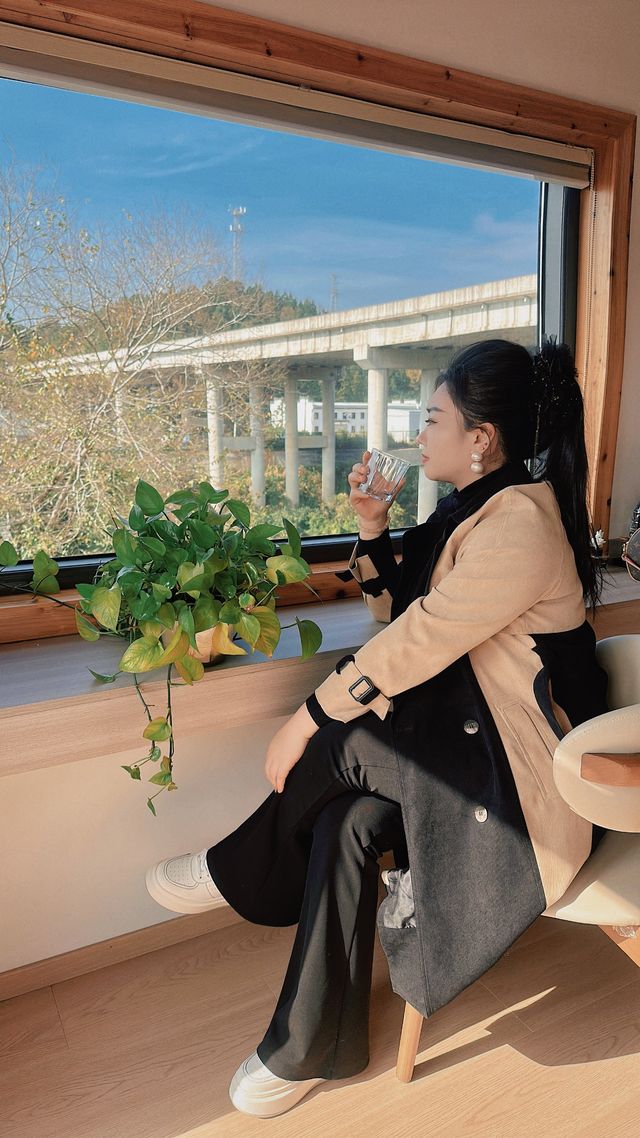 婺源神仙民宿！月亮灣對面的治癒小天地   來婺源住對地方太加分✨ 凡塵民宿的地理位置絕了，對面就是月