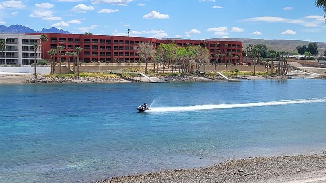 科羅拉多河畔復古小鎮拉芙琳