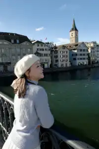 在蘇黎世,拍到了會發光的生命力女孩