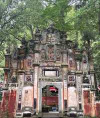 神秘2000年古廟爆紅全網免費登頂狂攬上億投資,絕美潭水傳說