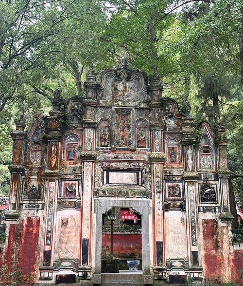 神秘2000年古廟爆紅全網免費登頂狂攬上億投資,絕美潭水傳說 神秘2000年古廟爆紅全網免費登頂狂攬上億投資,絕美潭水傳說