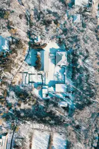 長春水文化生態園丨雪覆紅磚 水墨冬韻