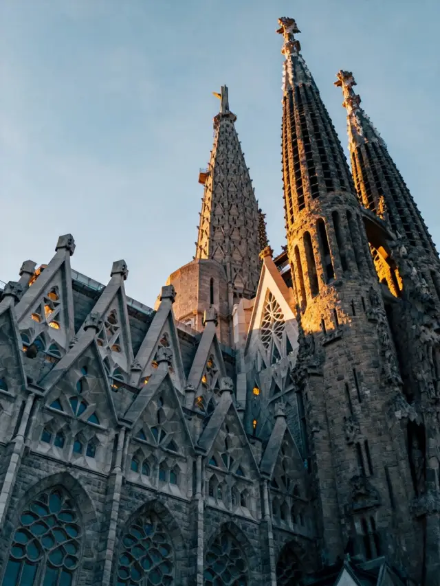 Stay in Barcelona to experience the romantic atmosphere of Saint George's Day