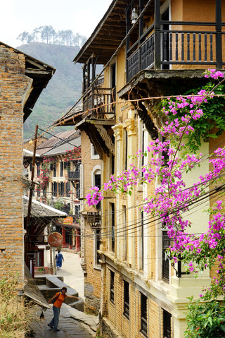 Every corner of the street is a perfect photo opportunity. A simple snapshot creates a stunning picture