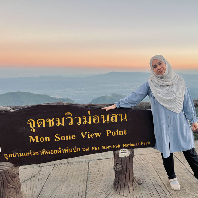 ลานกางเต้นท์ จุดชมวิวม่อนสน ดอยอ่างขาง