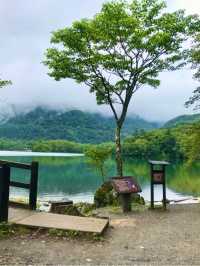 日光の大迫力の滝を間近で鑑賞できる【湯滝】