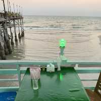ร้านฟ้ามุ่ย อาหารซีฟู้ดรสจัดจ้านริมทะเล 🌊
