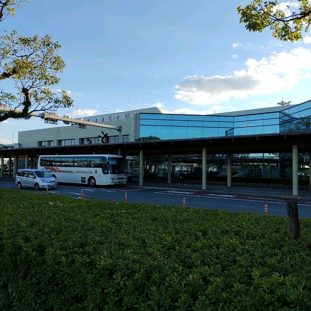 高知空港は郷土愛に溢れている！坂本龍馬もよさこいもアンパンマンもぼうしパンも！
