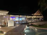 ห้องอาหารติดทะเล ในโรงแรมหรู