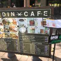 庫塔市區，寧靜幽雅的餐廳，一杯現打橘子汁冰沙，只要美金1元：Kedin Cafe