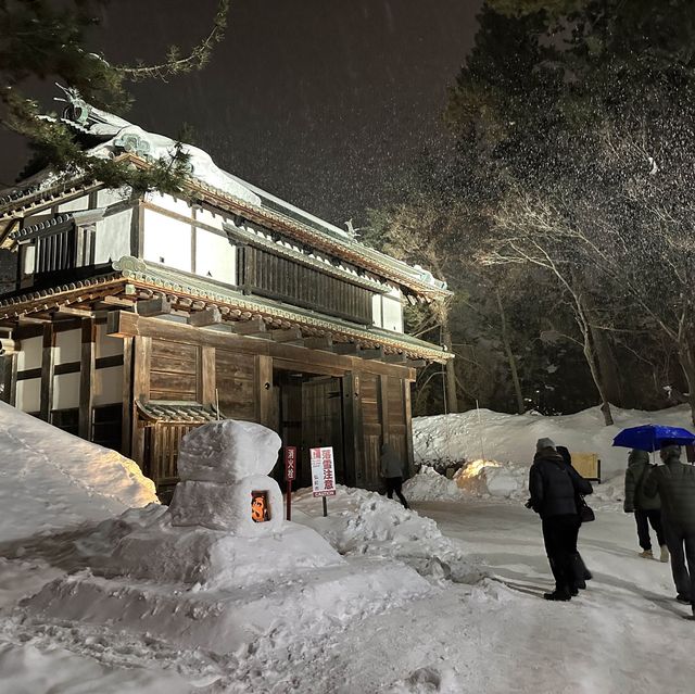 日本青森弘前城雪祭，一生一次的絕景