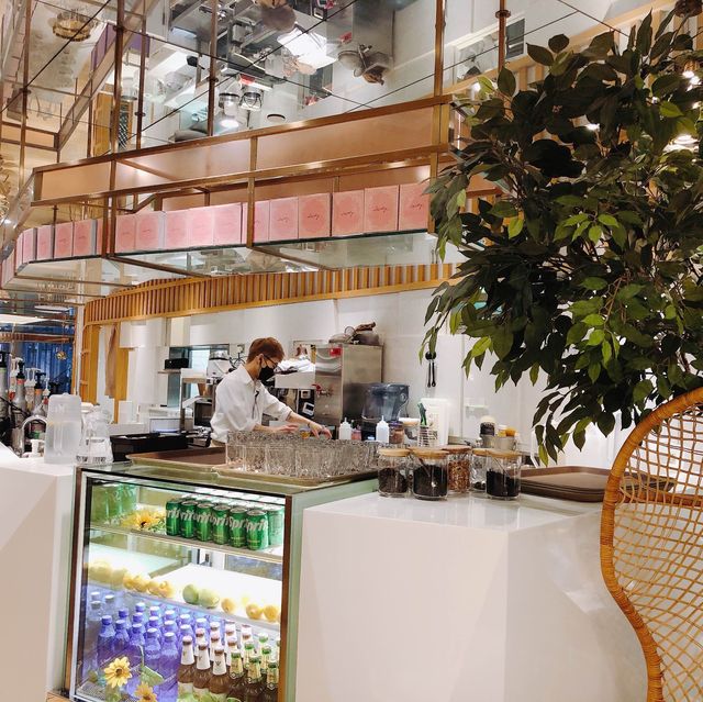 💜紫色飲料的下午茶🥤📍 Lady nara 曼谷新泰式料理 台北統一時代店