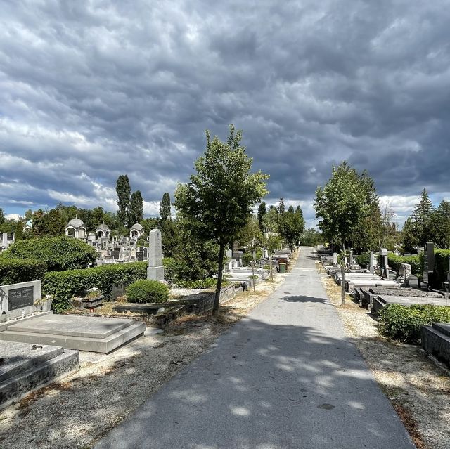 Why visiting a historical cemetery?