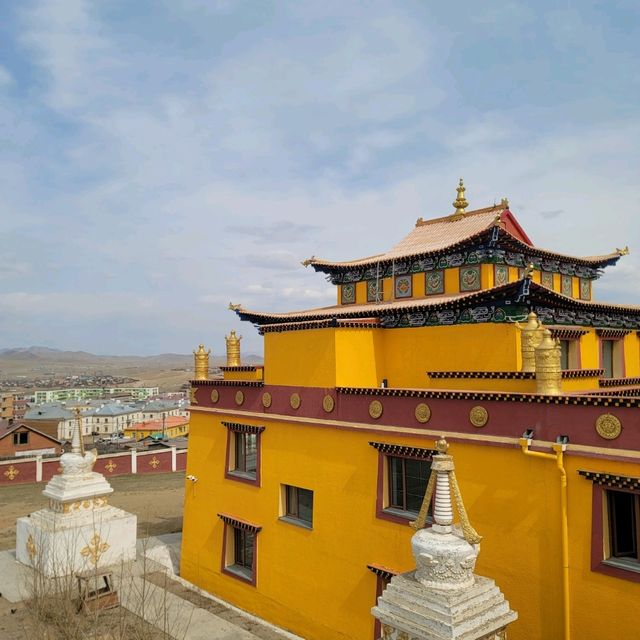 해외여행 중 몽골에서 들려보면 좋을 멋진 사원 Sain Nomuun Monastery