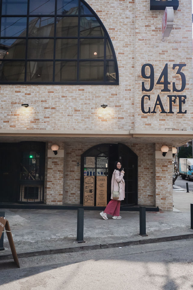 𝟗𝟒𝟑 𝐊𝐢𝐧𝐠'𝐬 𝐂𝐫𝐨𝐬𝐬 | Hongdae Korea
