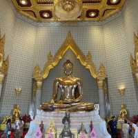 พระทองคำ…วัดไตรมิตร
