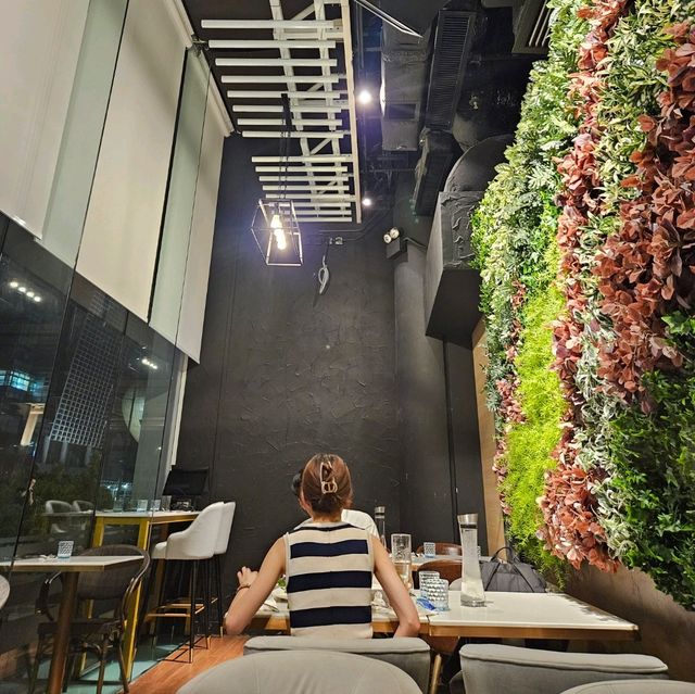 喜出望外的西泰越菜餐廳